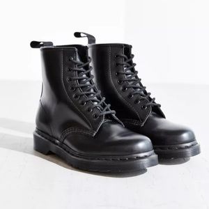 NEW! Dr. Marten’s 1460 Mono Smooth Leather Lace Up Boots Size Women’s 9 M 8 UK 7